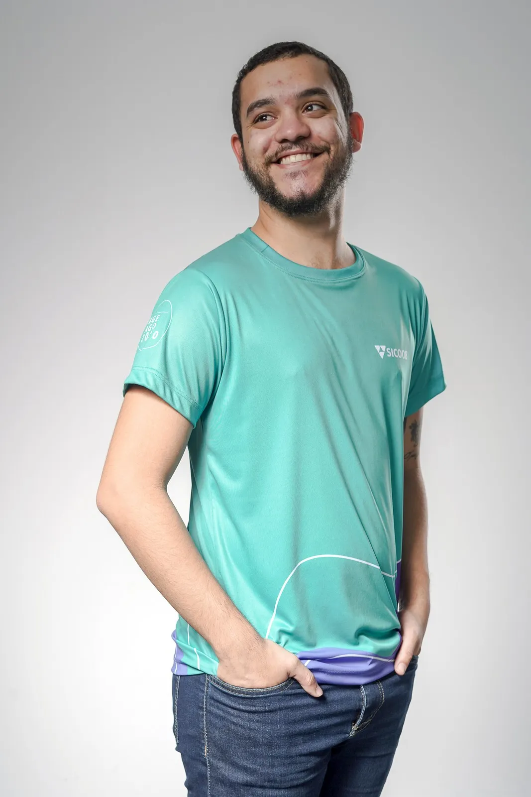 Camiseta básica com sublimação total em malha dry sport