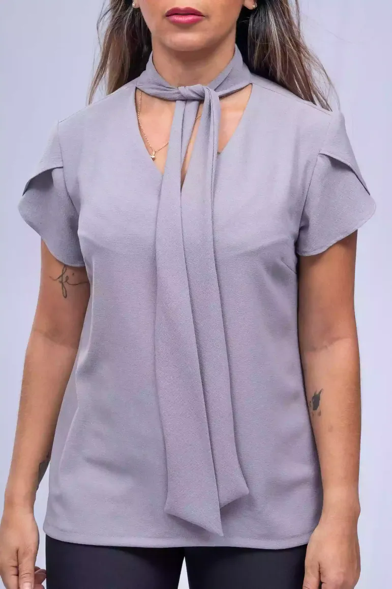 Blusa social com lenço